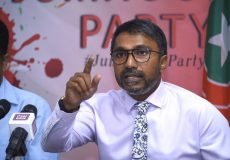 ޖޭޕީގެ ލީޑަރުގެ އެޑްވައިޒަރު އިލްހާމް އަޙްމަދު
ފޮޓޯ: ވަން