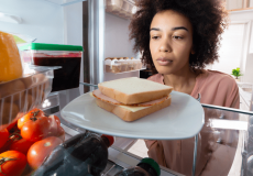 bread-sandwich-in-fridge-780x430