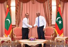 ރައީސް ސާލިހުއާއި ނަޝީދުއާ ދެބޭފުޅުން ރައީސް އޮފީހުގައި ބޭއްވި ބައްދަލުވުމުގެ ތެރެއިން