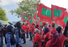 އިދިކޮޅު ކޯލިޝަނުން މާލޭގައި ކުރިއަށް ގެންދިޔަ މުޒާހަރާގެ ތެރެއިން، ފޮޓޯ: ޕީޕީއެމް