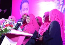 ދ.ކުޑަހުވަދޫގައި ބޭއްވި ޑރ.މުއިއްޒުގެ ކެމްޕޭން ޖަލްސާ، ފޮޓޯ: ޕީޕީއެމް