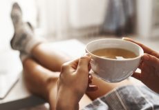 woman-drinking-tea-relaxing